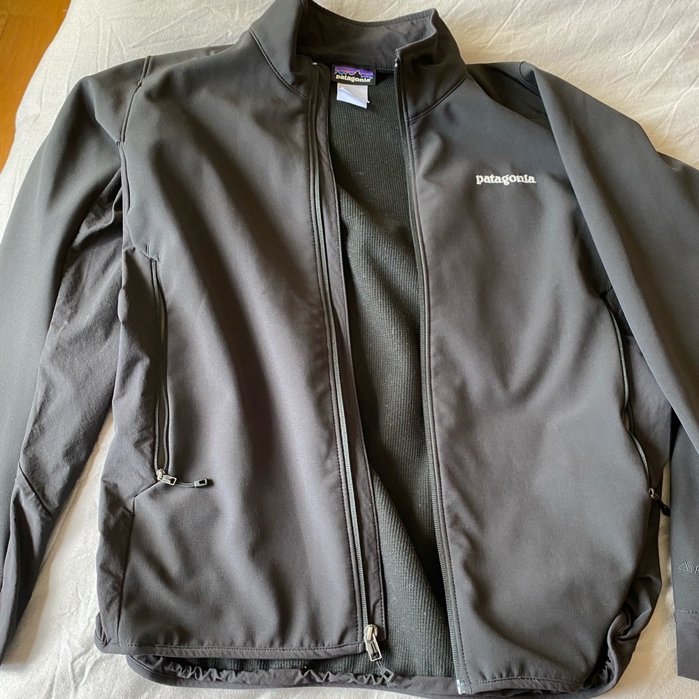 Patagonia women’s black polartec jacket L
